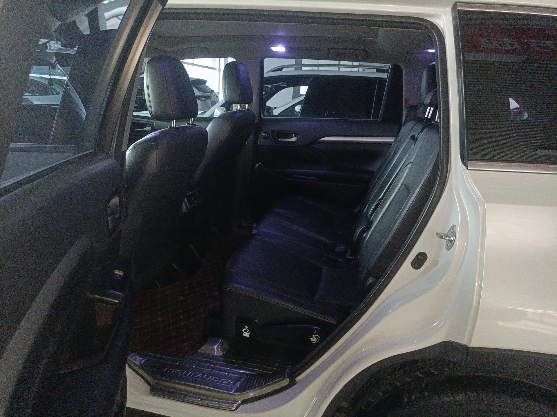 Toyota Highlander 2015 2.0T Four-Wheel Drive Luxury Edition 7-Seater — миниатюра 19