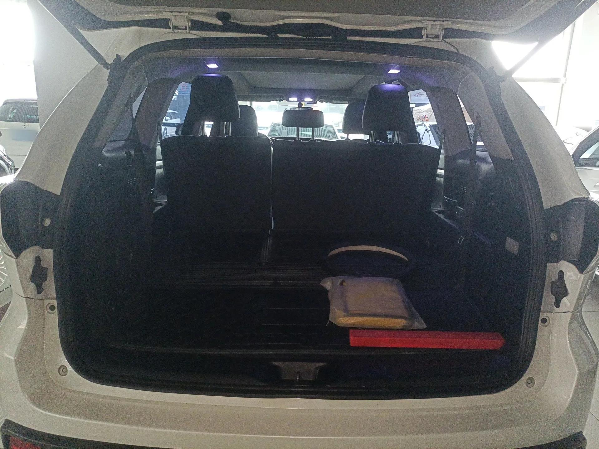 Toyota Highlander 2015 2.0T Four-Wheel Drive Luxury Edition 7-Seater — миниатюра 21