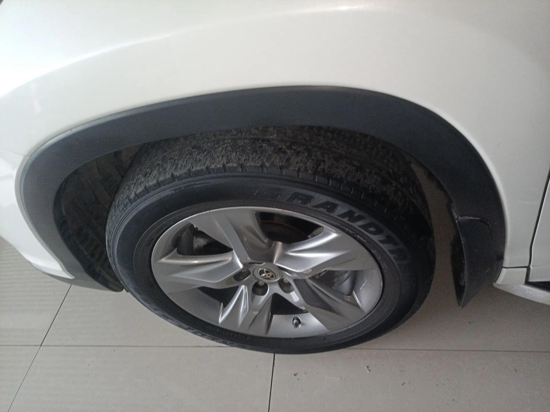 Toyota Highlander 2015 2.0T Four-Wheel Drive Luxury Edition 7-Seater — миниатюра 9