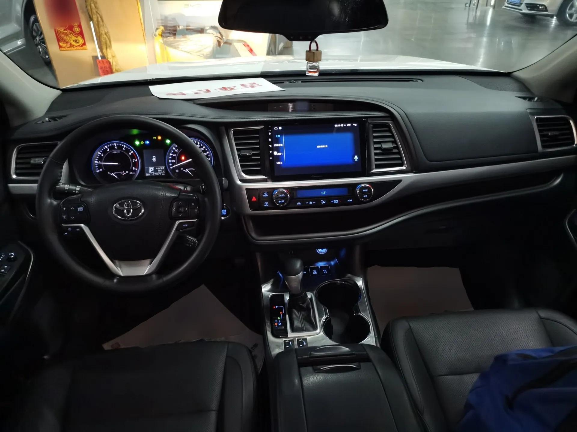 Toyota Highlander 2017 2.0T Four-Wheel Drive Luxury Edition 7 Seats — миниатюра 12