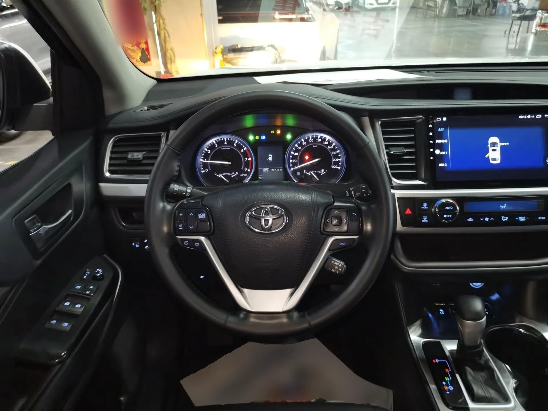 Toyota Highlander 2017 2.0T Four-Wheel Drive Luxury Edition 7 Seats — миниатюра 13