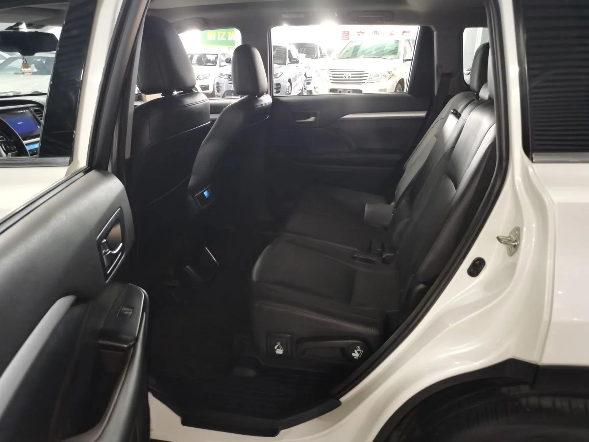 Toyota Highlander 2017 2.0T Four-Wheel Drive Luxury Edition 7 Seats — миниатюра 19