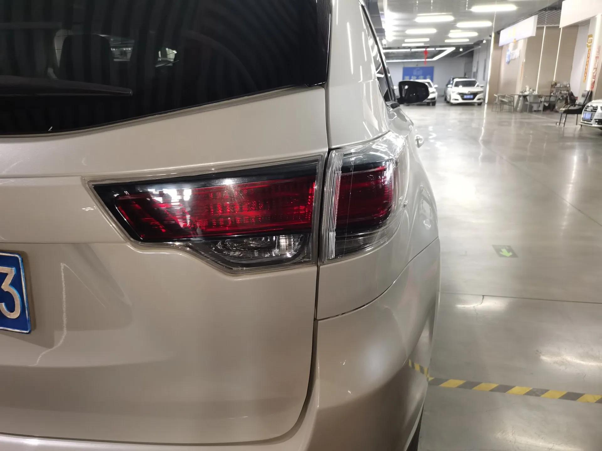 Toyota Highlander 2017 2.0T Four-Wheel Drive Luxury Edition 7 Seats — миниатюра 8