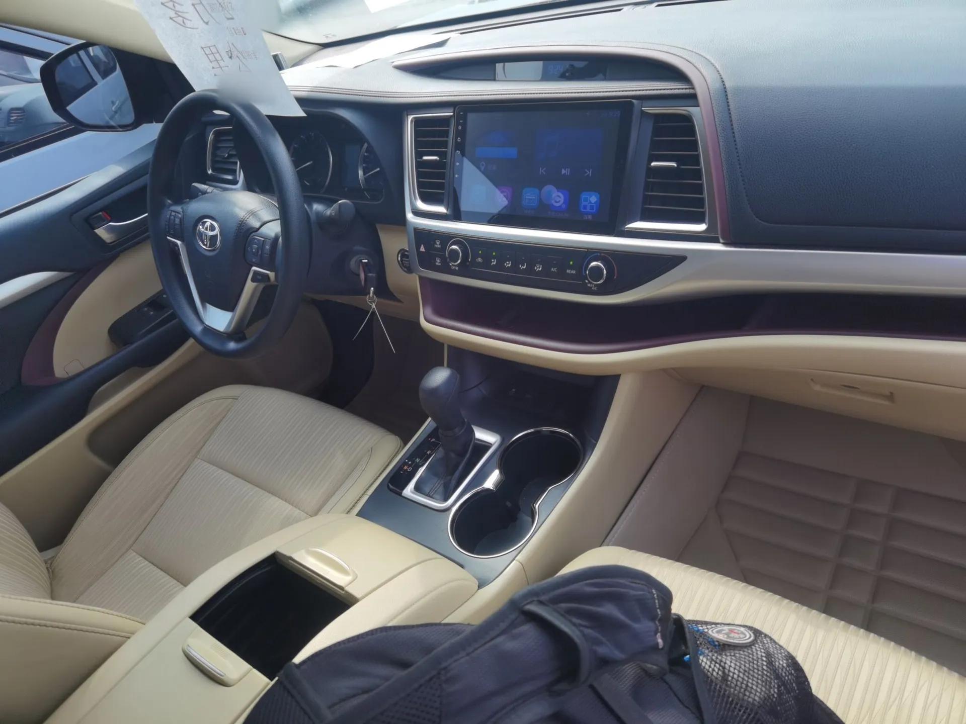 Toyota Highlander 2015 2.0T Two-Wheel Drive Elite Edition 5 Seats — миниатюра 13