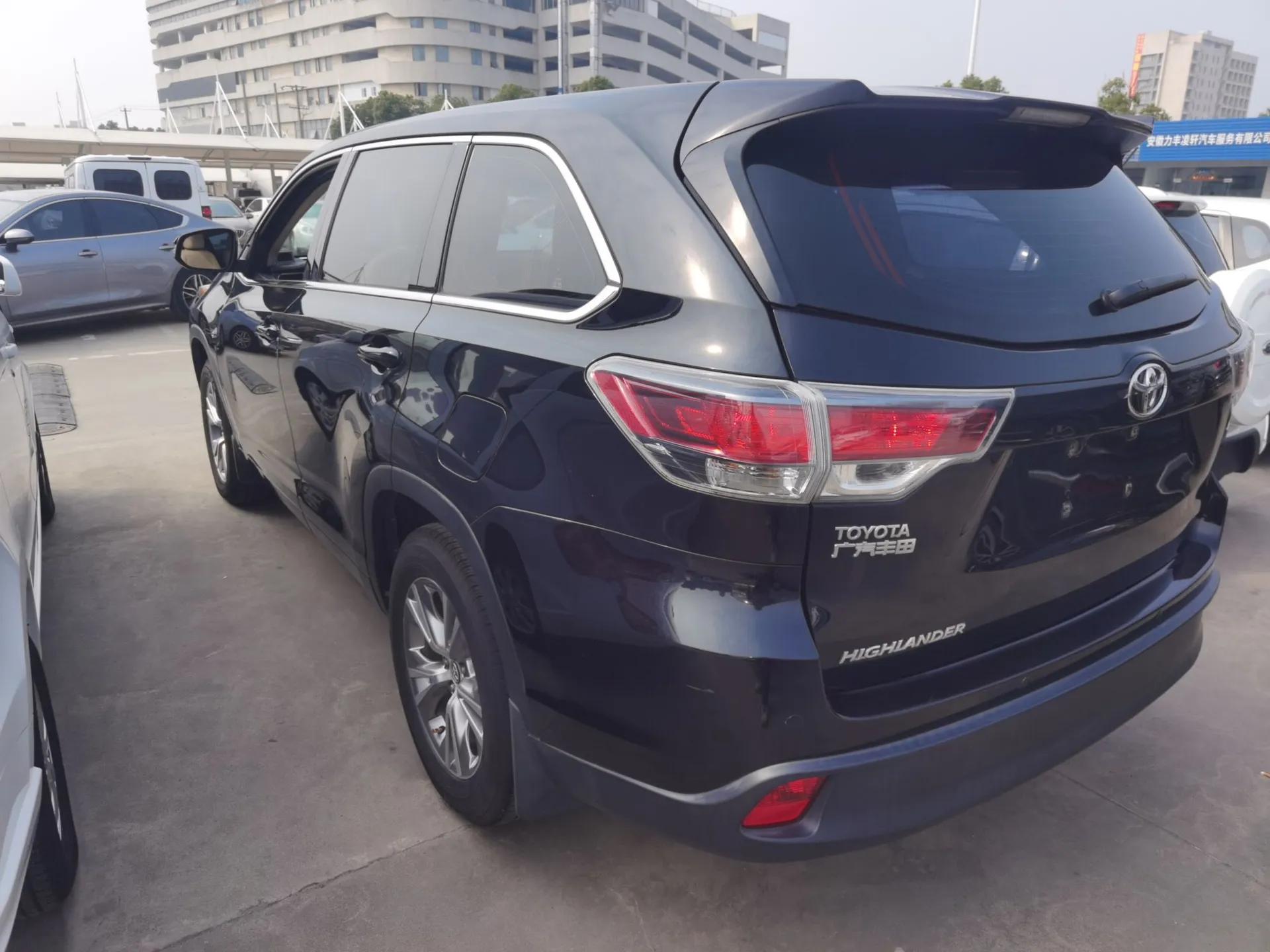 Toyota Highlander 2015 2.0T Two-Wheel Drive Elite Edition 5 Seats — миниатюра 4