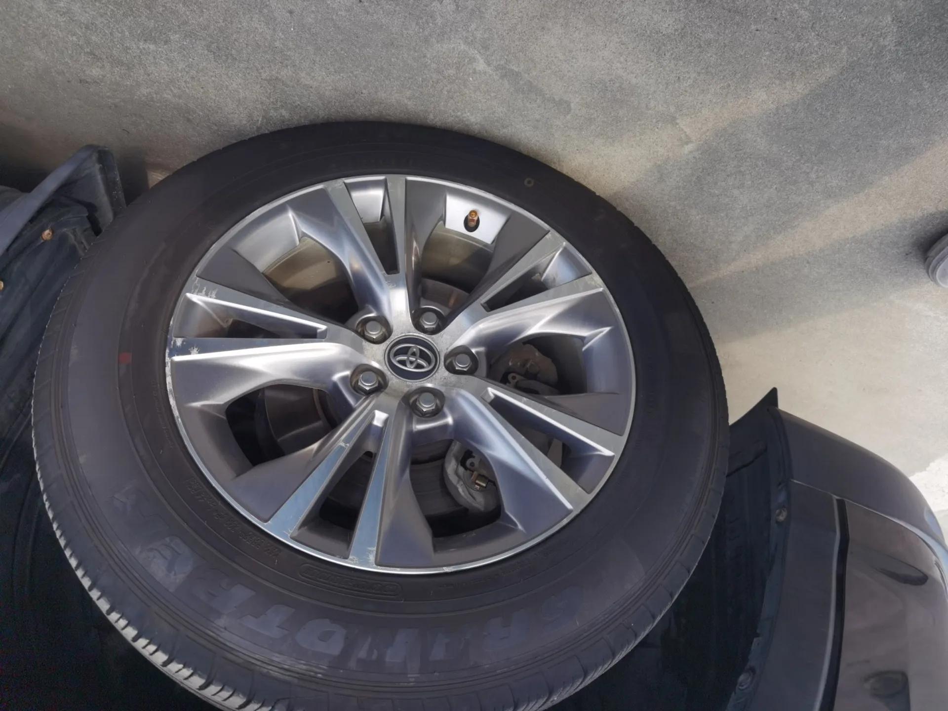 Toyota Highlander 2015 2.0T Two-Wheel Drive Elite Edition 5 Seats — миниатюра 8