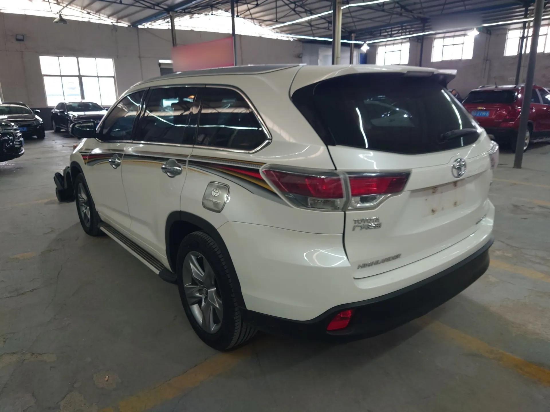 Toyota Highlander 2015 2.0T Four-Wheel Drive Luxury Edition 7-Seater — миниатюра 4