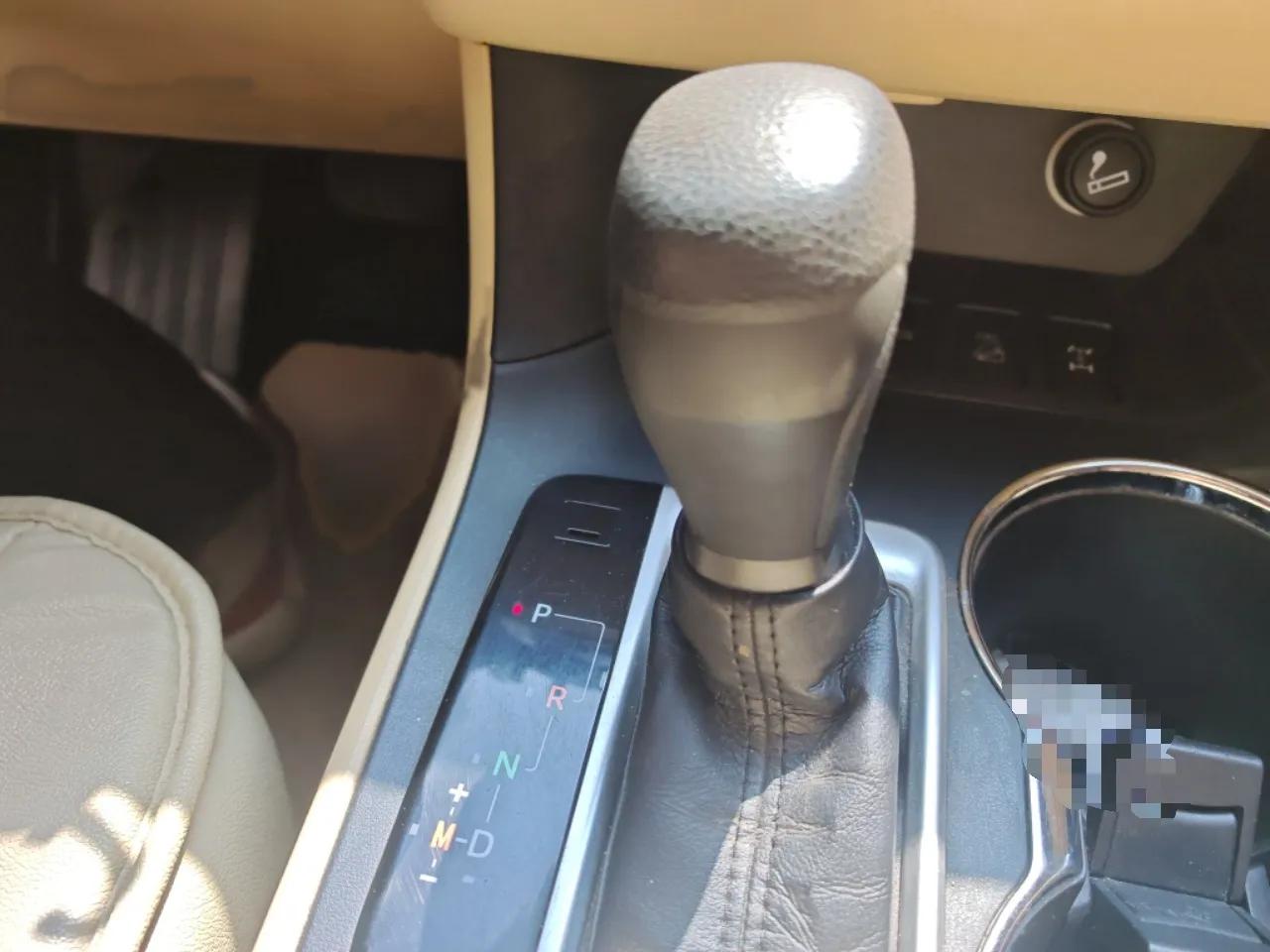 Toyota Highlander 2015 2.0T Four-Wheel Drive Elite Edition 7-Seater — миниатюра 13