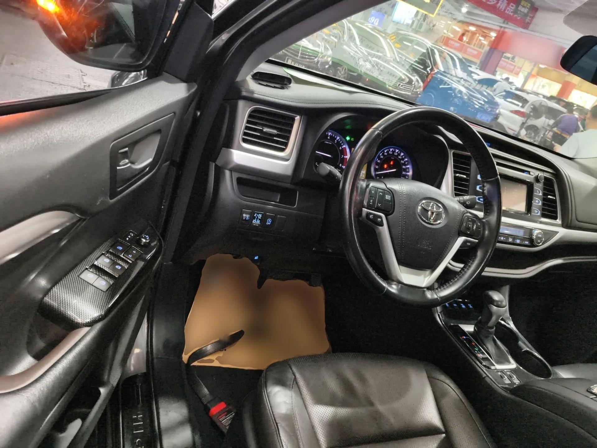 Toyota Highlander 2015 2.0T Four-Wheel Drive Luxury Edition 7-Seater — миниатюра 19