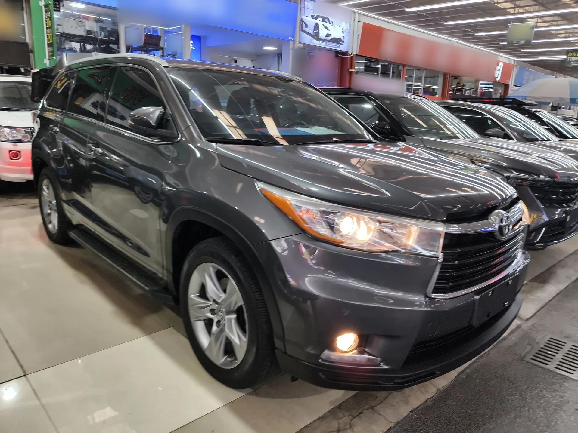 Toyota Highlander 2015 2.0T Four-Wheel Drive Luxury Edition 7-Seater — миниатюра 3
