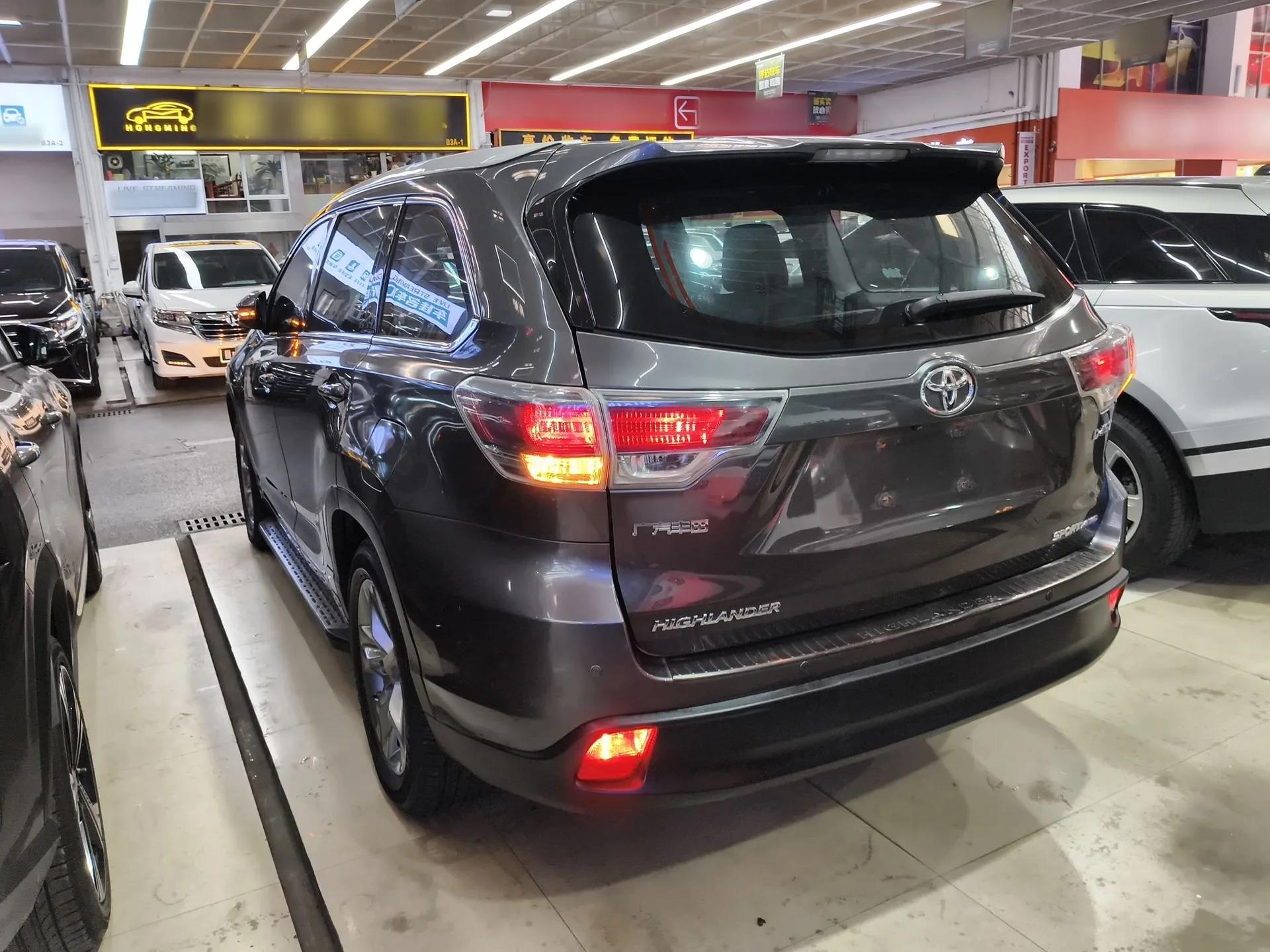 Toyota Highlander 2015 2.0T Four-Wheel Drive Luxury Edition 7-Seater — миниатюра 4