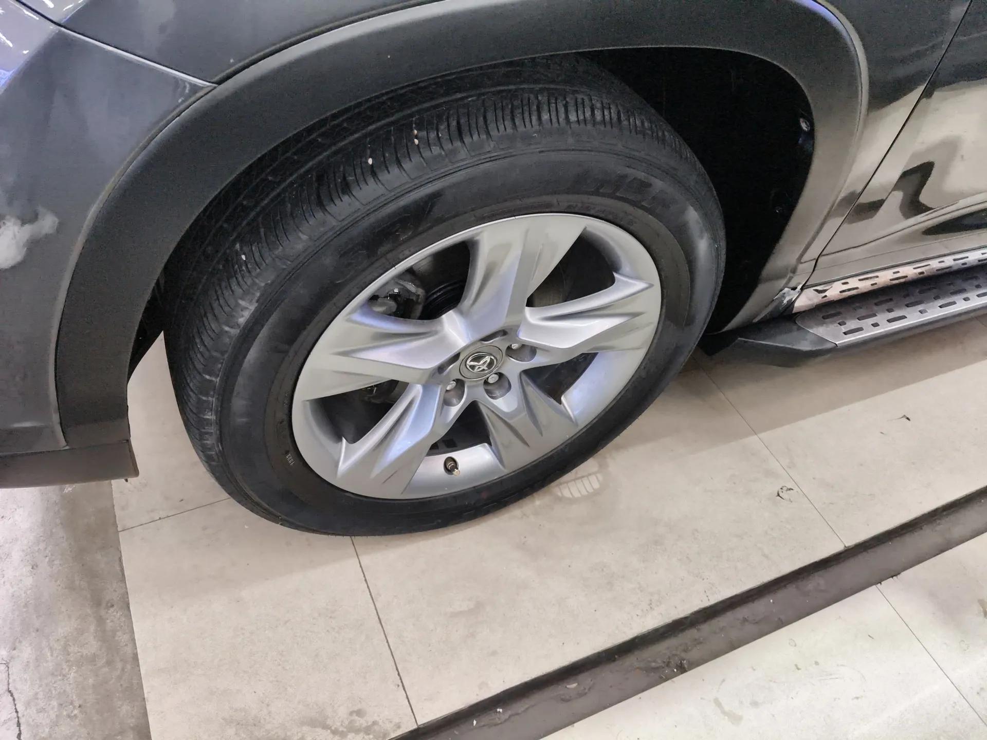 Toyota Highlander 2015 2.0T Four-Wheel Drive Luxury Edition 7-Seater — миниатюра 8