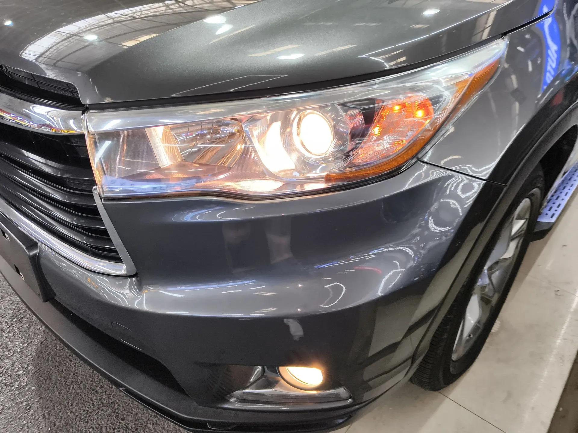 Toyota Highlander 2015 2.0T Four-Wheel Drive Luxury Edition 7-Seater — миниатюра 9