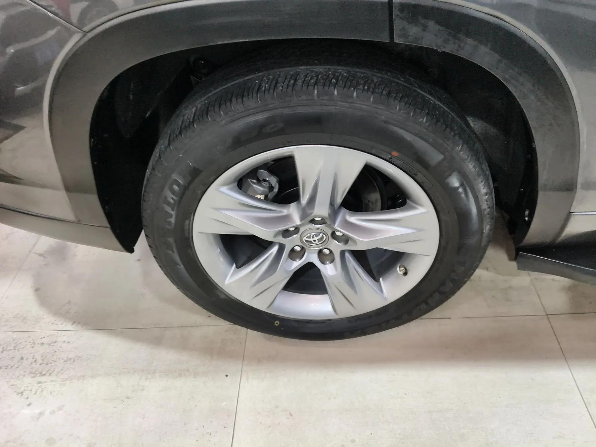 Toyota Highlander 2015 2.0T Four-Wheel Drive Luxury Edition 7-Seater — миниатюра 10