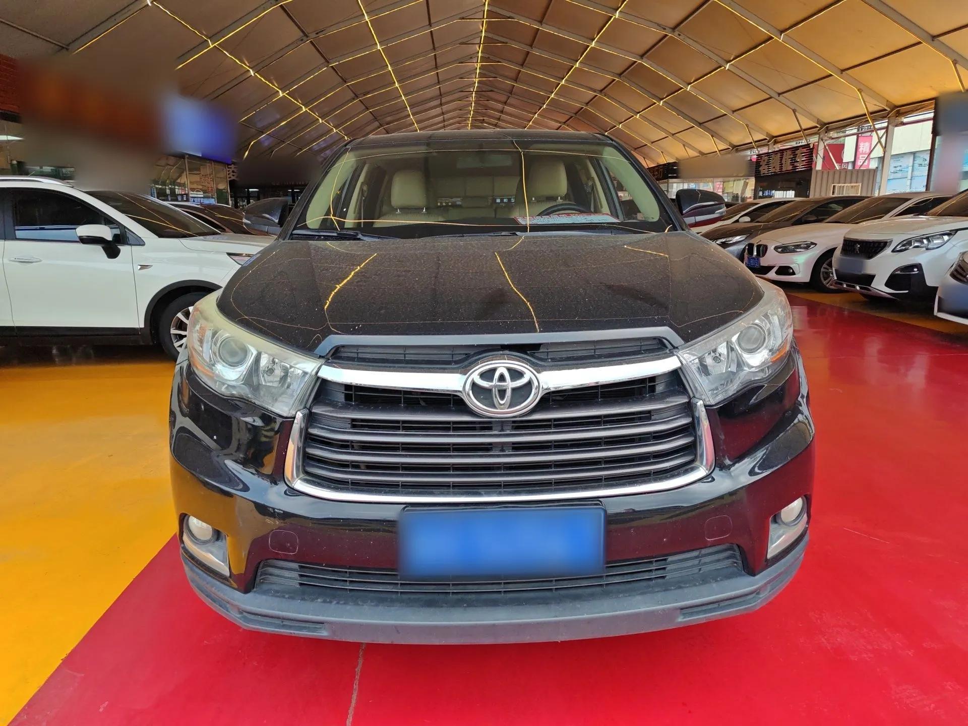 Toyota Highlander 2017 2.0T Two-Wheel Drive Elite Version 7 Seats — миниатюра 2