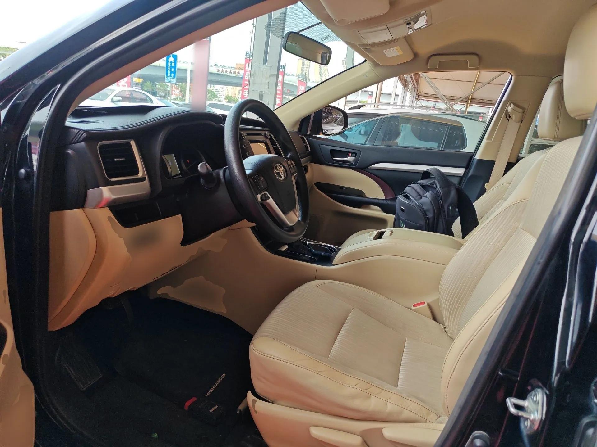 Toyota Highlander 2017 2.0T Two-Wheel Drive Elite Version 7 Seats — миниатюра 17