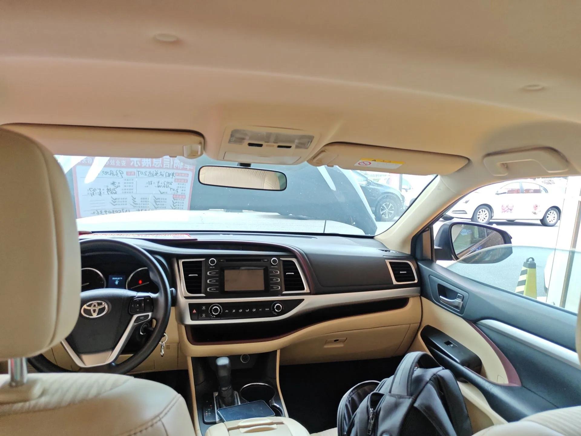 Toyota Highlander 2017 2.0T Two-Wheel Drive Elite Version 7 Seats — миниатюра 20