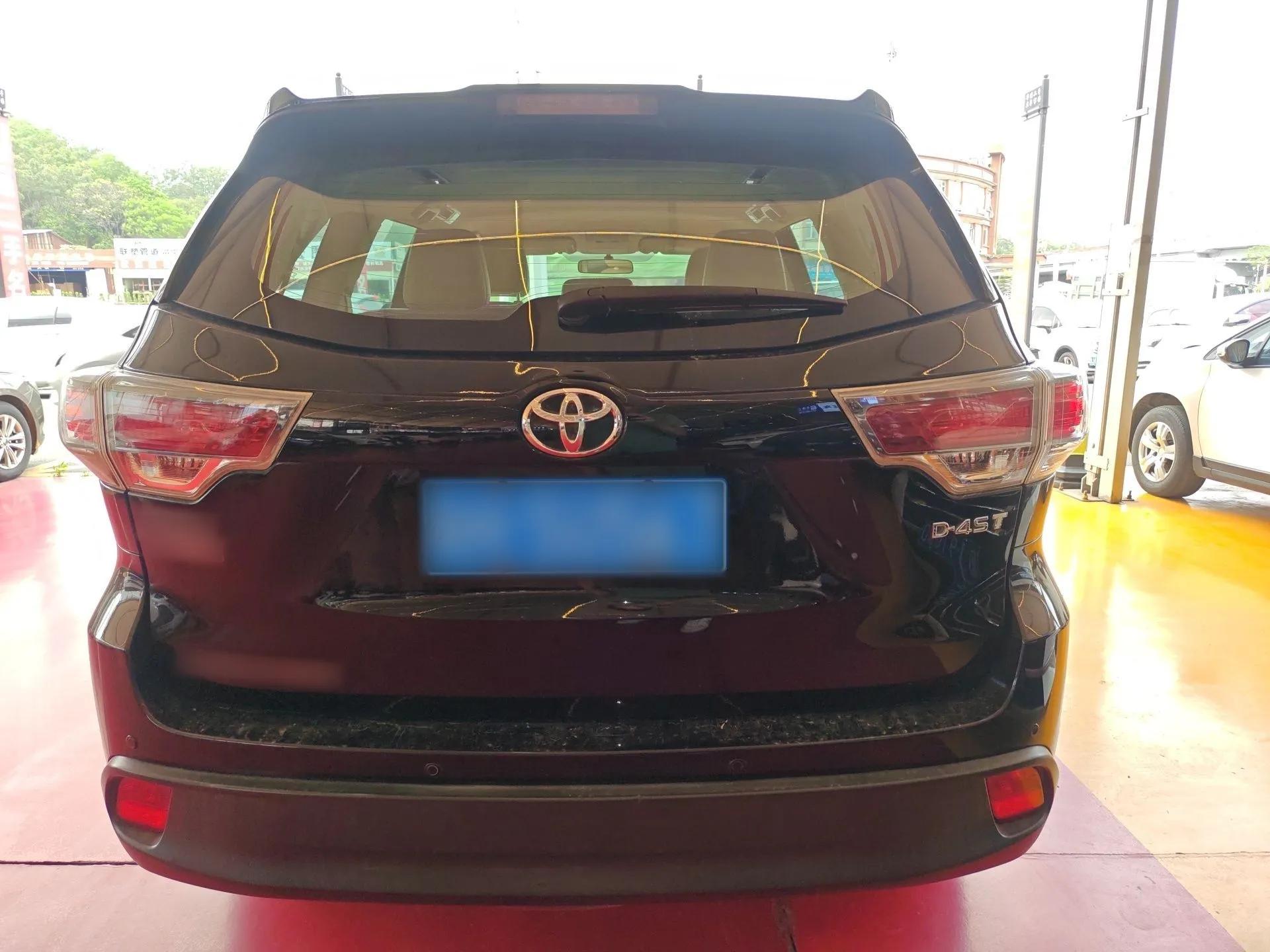 Toyota Highlander 2017 2.0T Two-Wheel Drive Elite Version 7 Seats — миниатюра 3