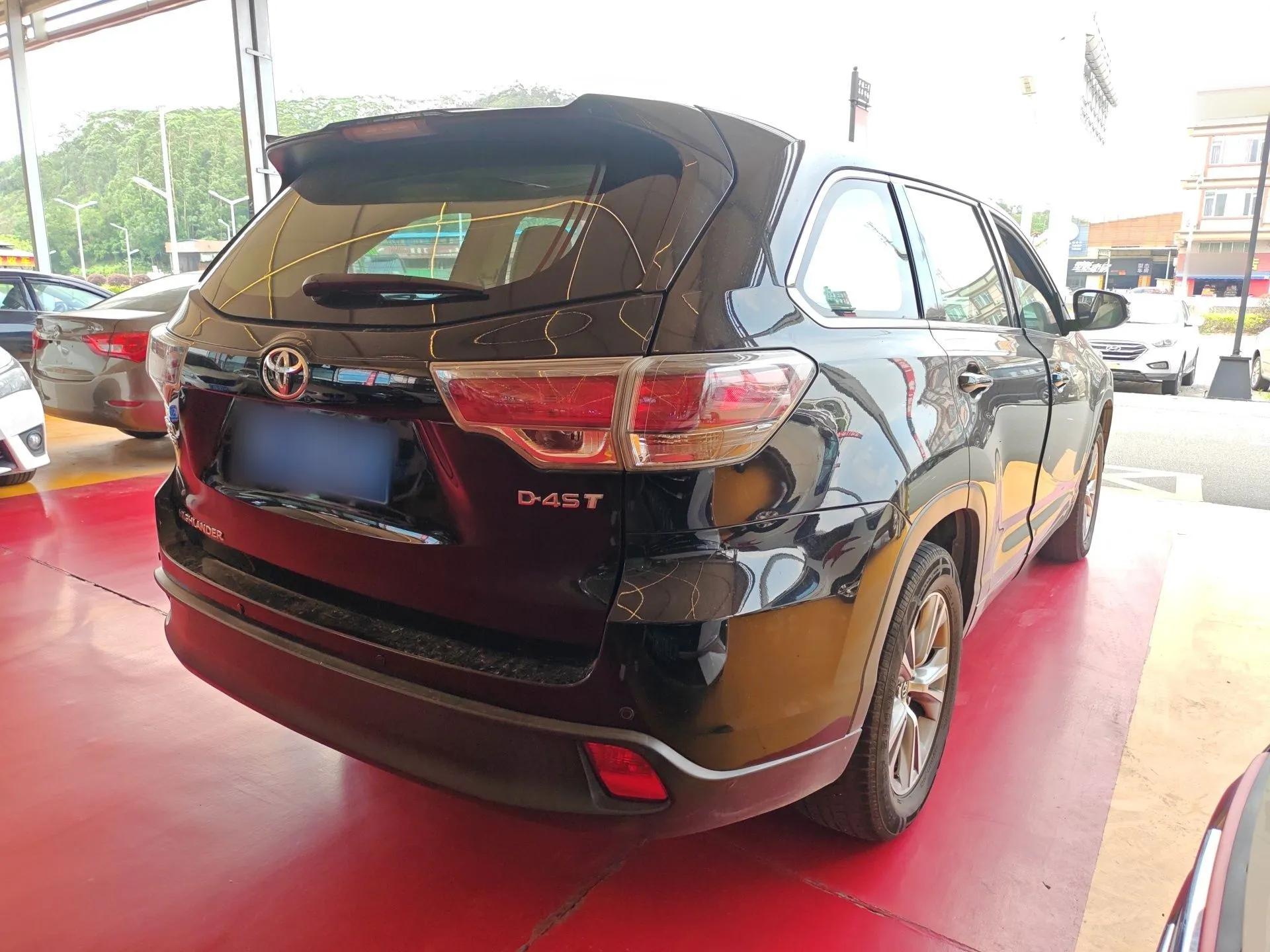 Toyota Highlander 2017 2.0T Two-Wheel Drive Elite Version 7 Seats — миниатюра 4