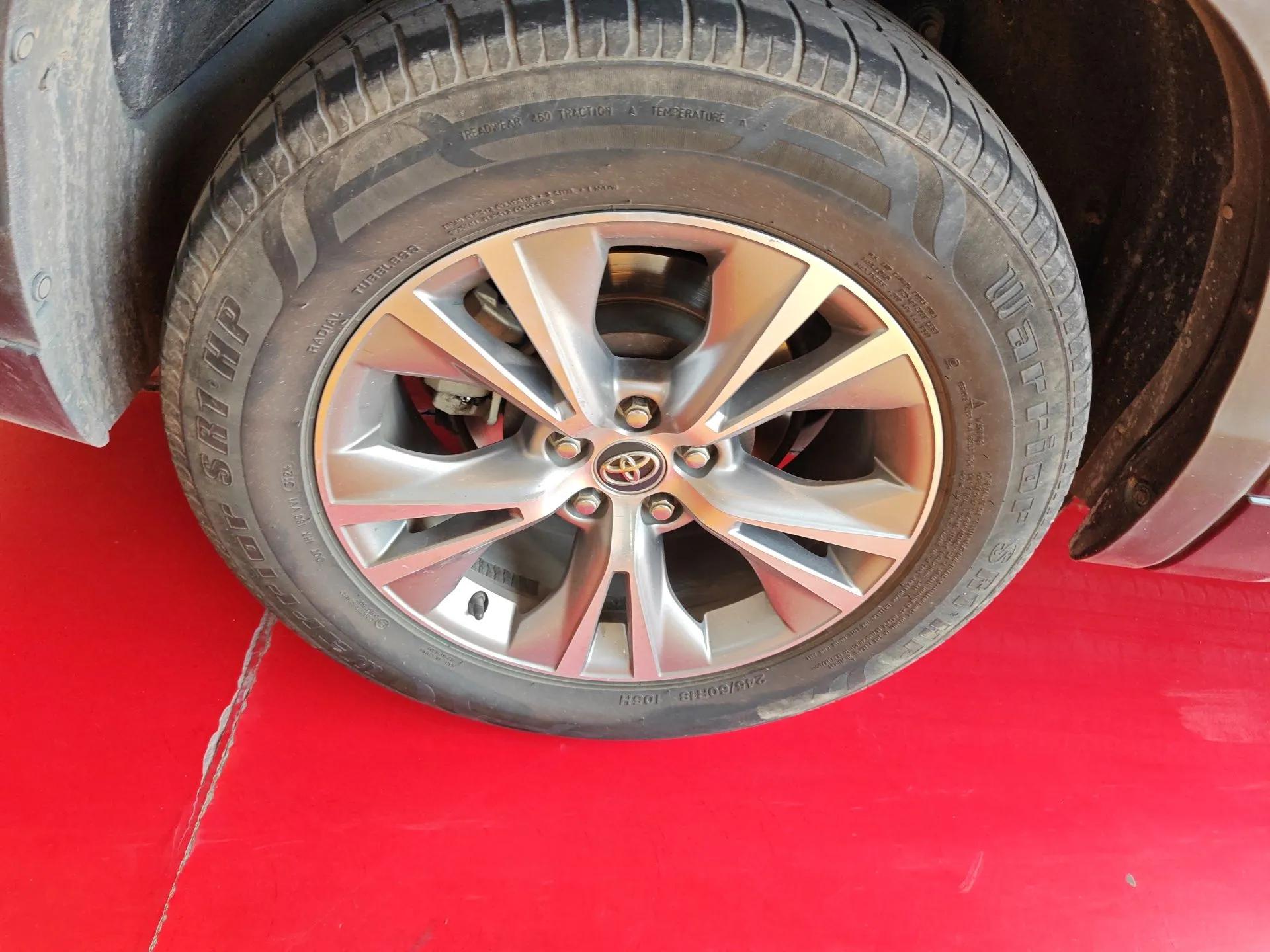 Toyota Highlander 2017 2.0T Two-Wheel Drive Elite Version 7 Seats — миниатюра 10