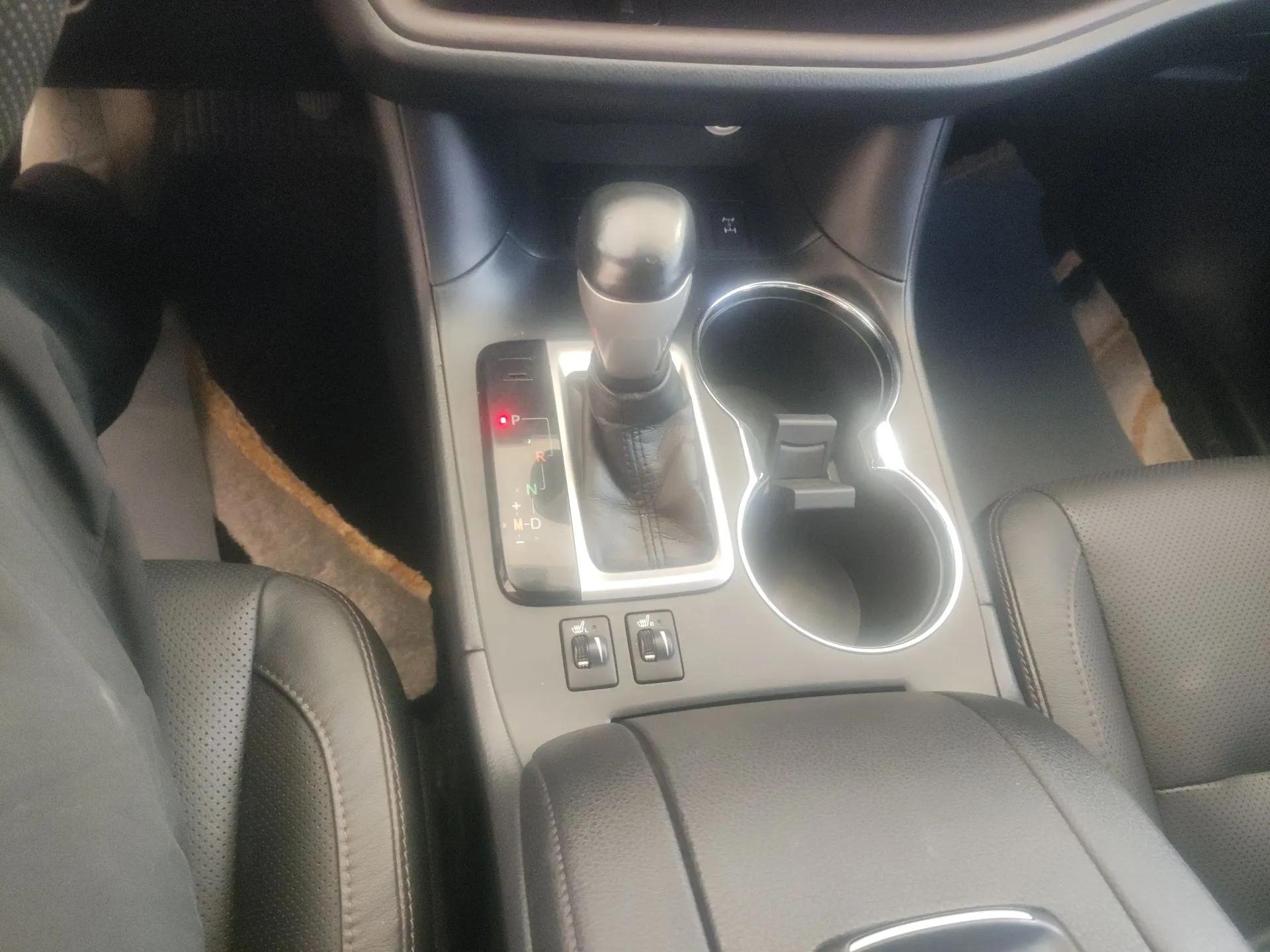 Toyota Highlander 2017 2.0T Four-Wheel Drive Luxury Edition 7 Seats — миниатюра 17