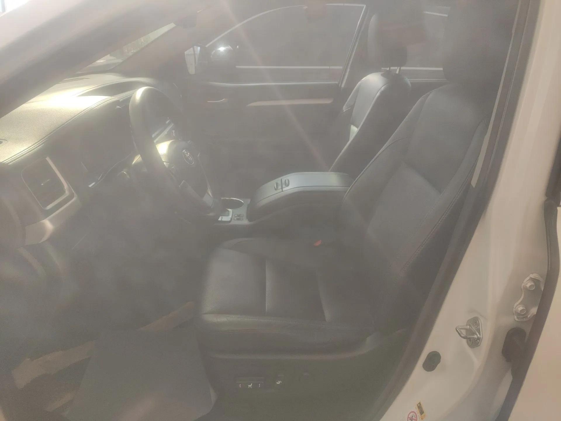 Toyota Highlander 2017 2.0T Four-Wheel Drive Luxury Edition 7 Seats — миниатюра 18