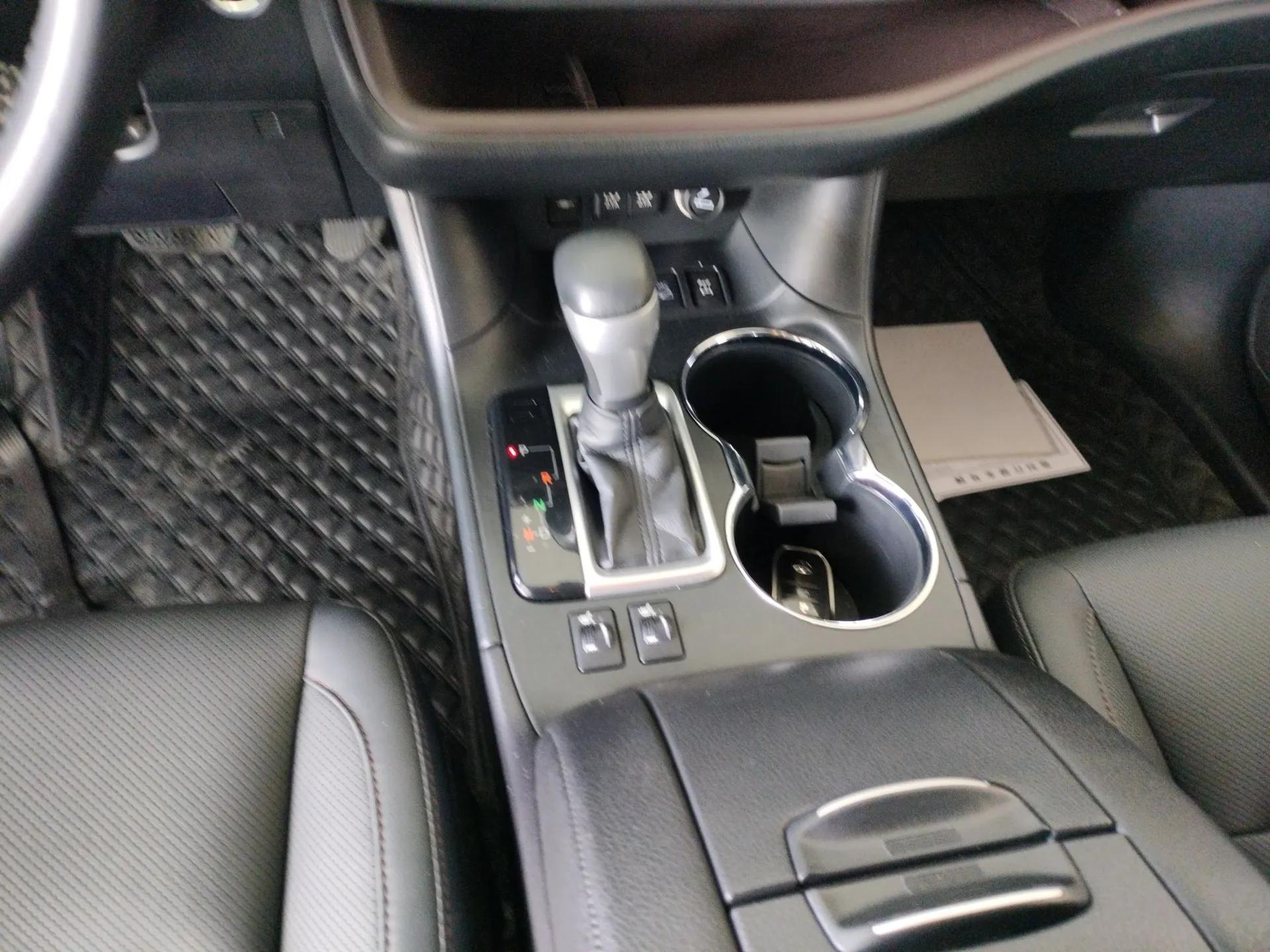 Toyota Highlander 2018 2.0T Four-Wheel Drive Prestige Version 7 Seats China VI Standard — миниатюра 17