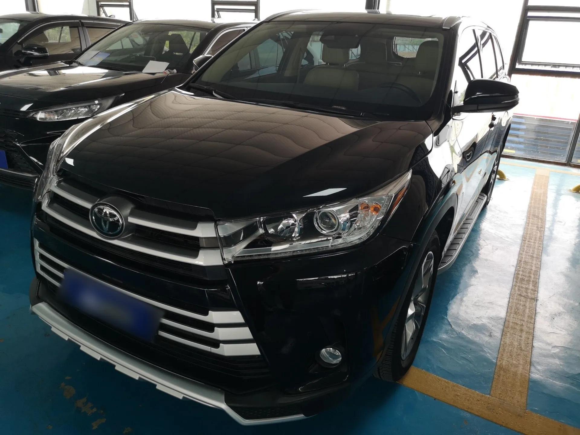 Toyota Highlander 2018 2.0T Four-Wheel Drive Luxury Version 7 Seats China VI Standard — миниатюра 1