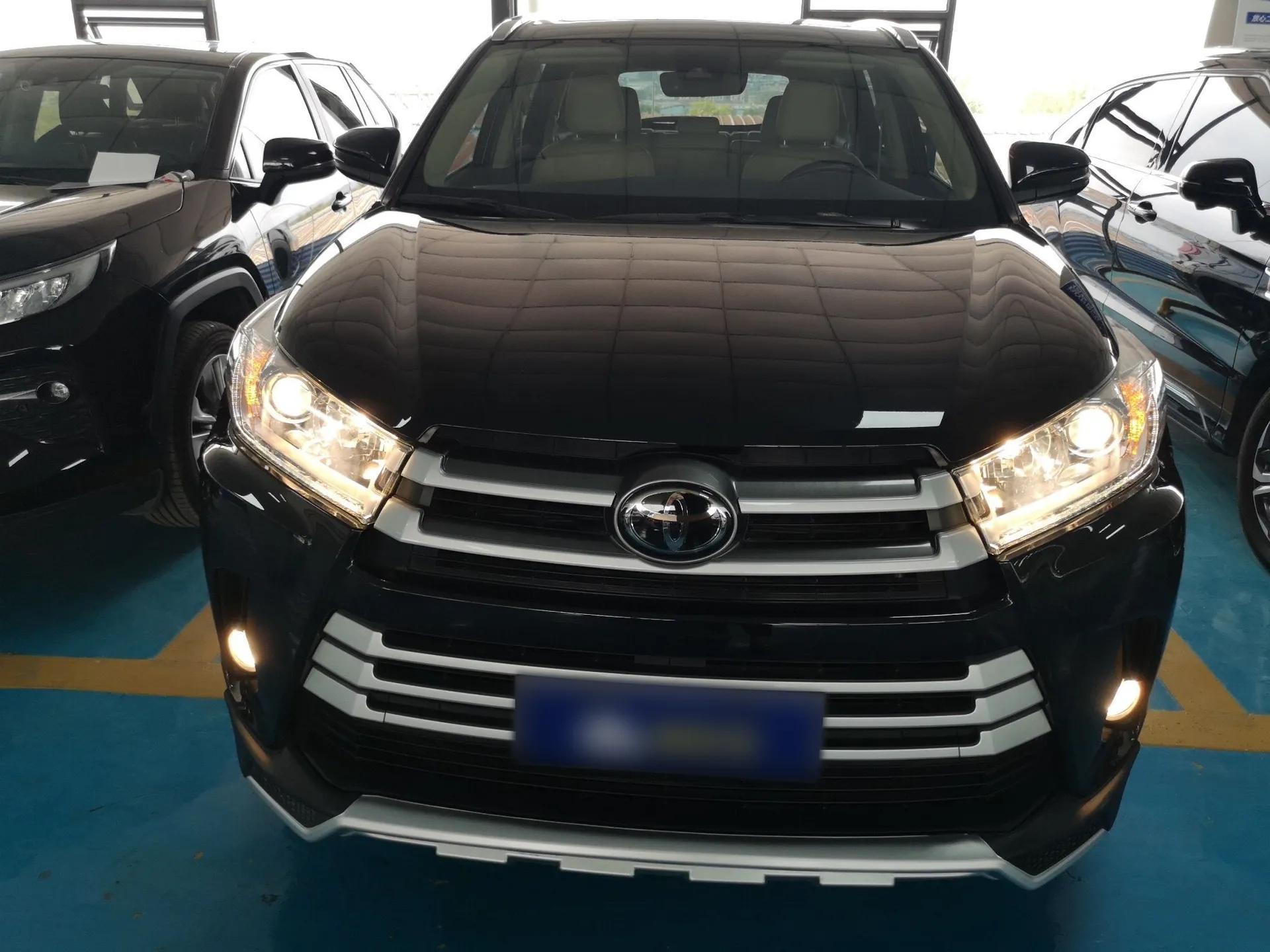 Toyota Highlander 2018 2.0T Four-Wheel Drive Luxury Version 7 Seats China VI Standard — миниатюра 2