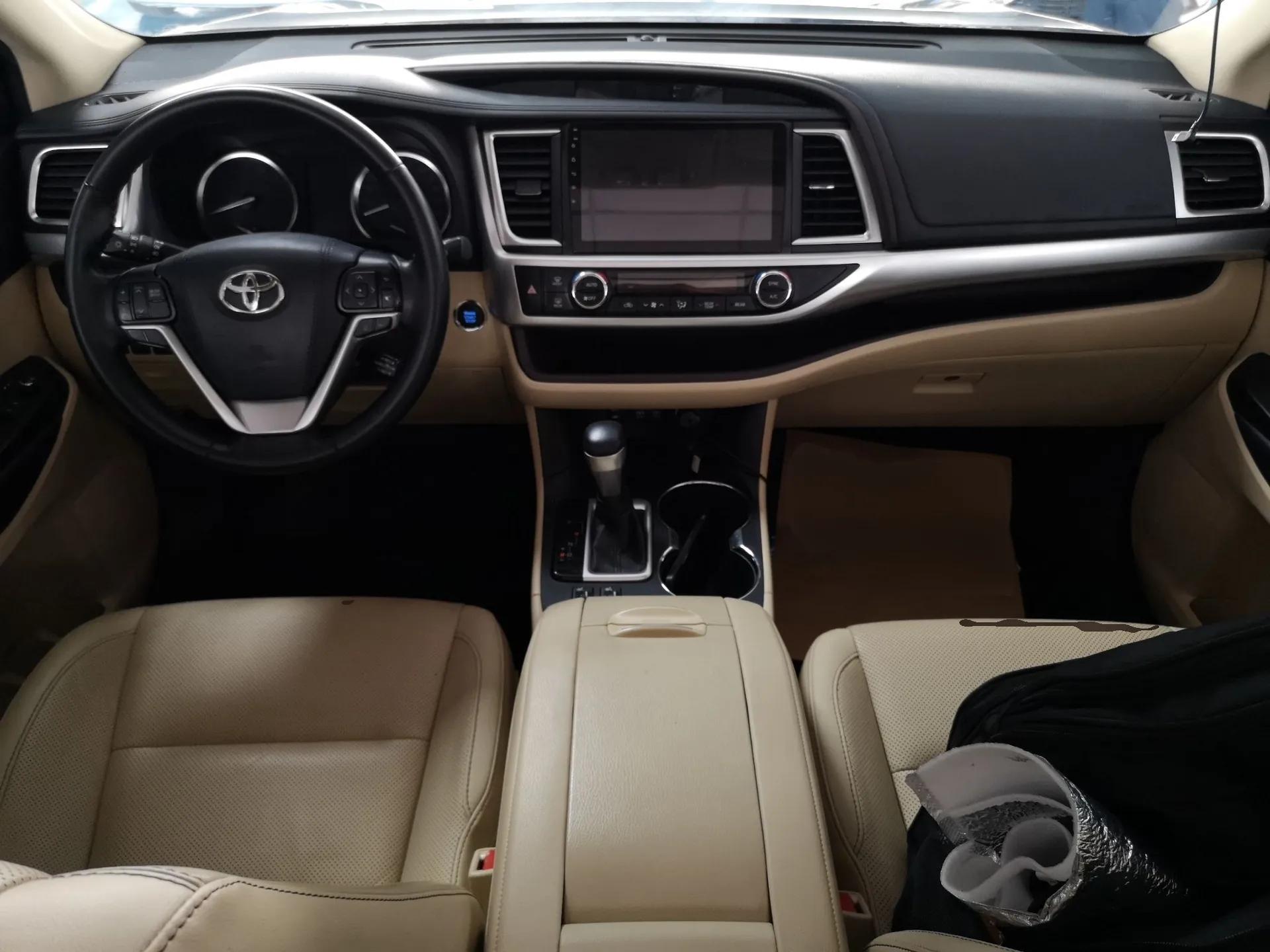 Toyota Highlander 2018 2.0T Four-Wheel Drive Luxury Version 7 Seats China VI Standard — миниатюра 13