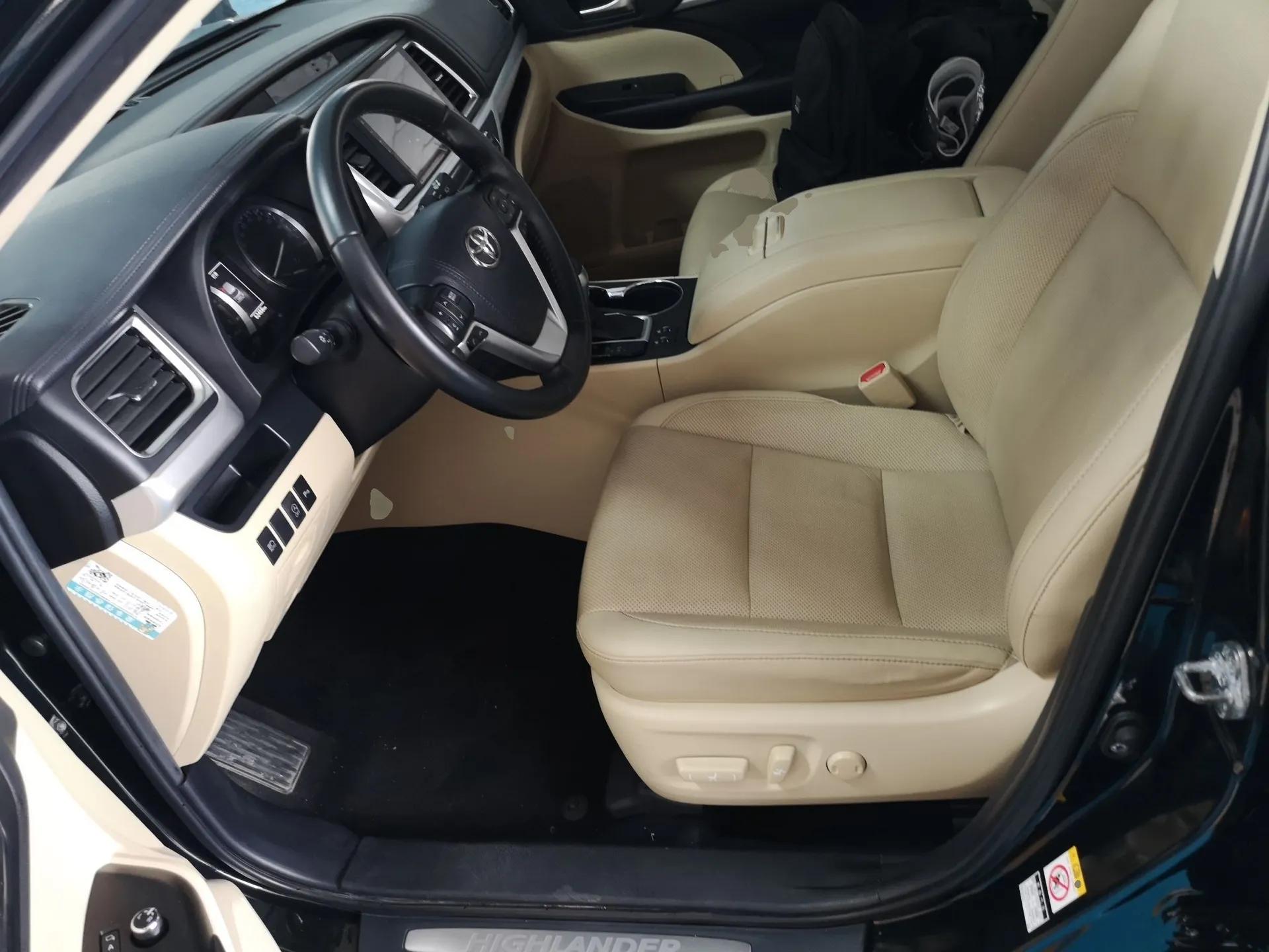 Toyota Highlander 2018 2.0T Four-Wheel Drive Luxury Version 7 Seats China VI Standard — миниатюра 18