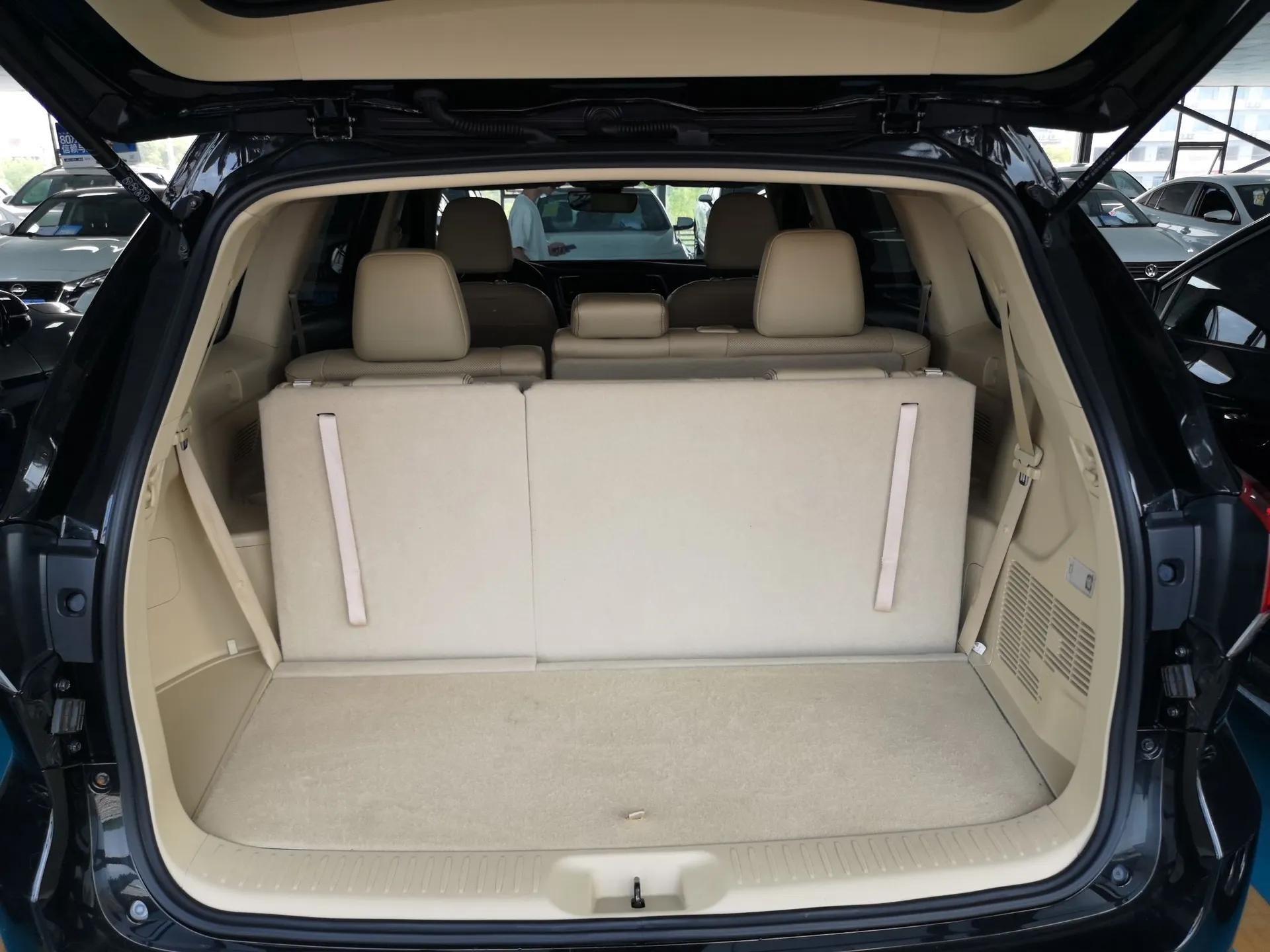 Toyota Highlander 2018 2.0T Four-Wheel Drive Luxury Version 7 Seats China VI Standard — миниатюра 22