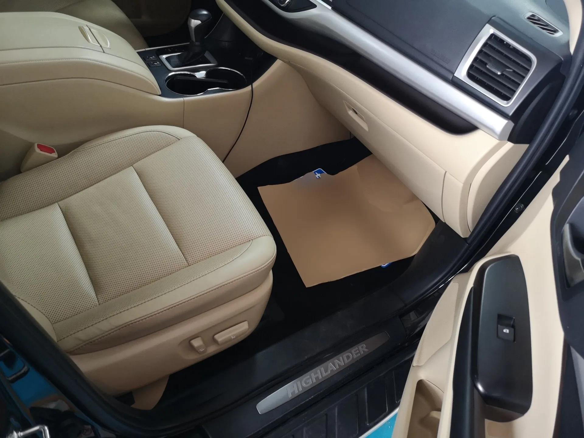 Toyota Highlander 2018 2.0T Four-Wheel Drive Luxury Version 7 Seats China VI Standard — миниатюра 23