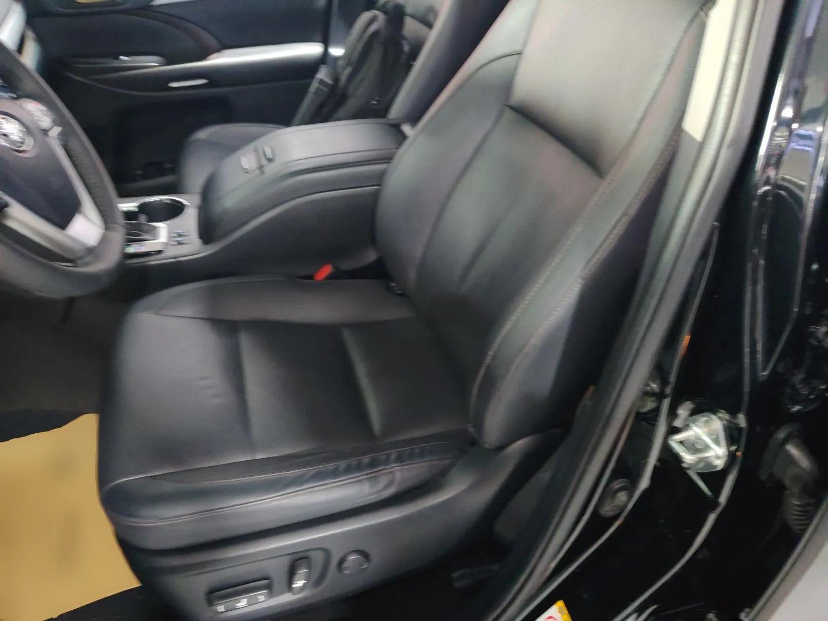 Toyota Highlander 2018 2.0T Four-Wheel Drive Luxury Version 7 Seats China VI Standard — миниатюра 18