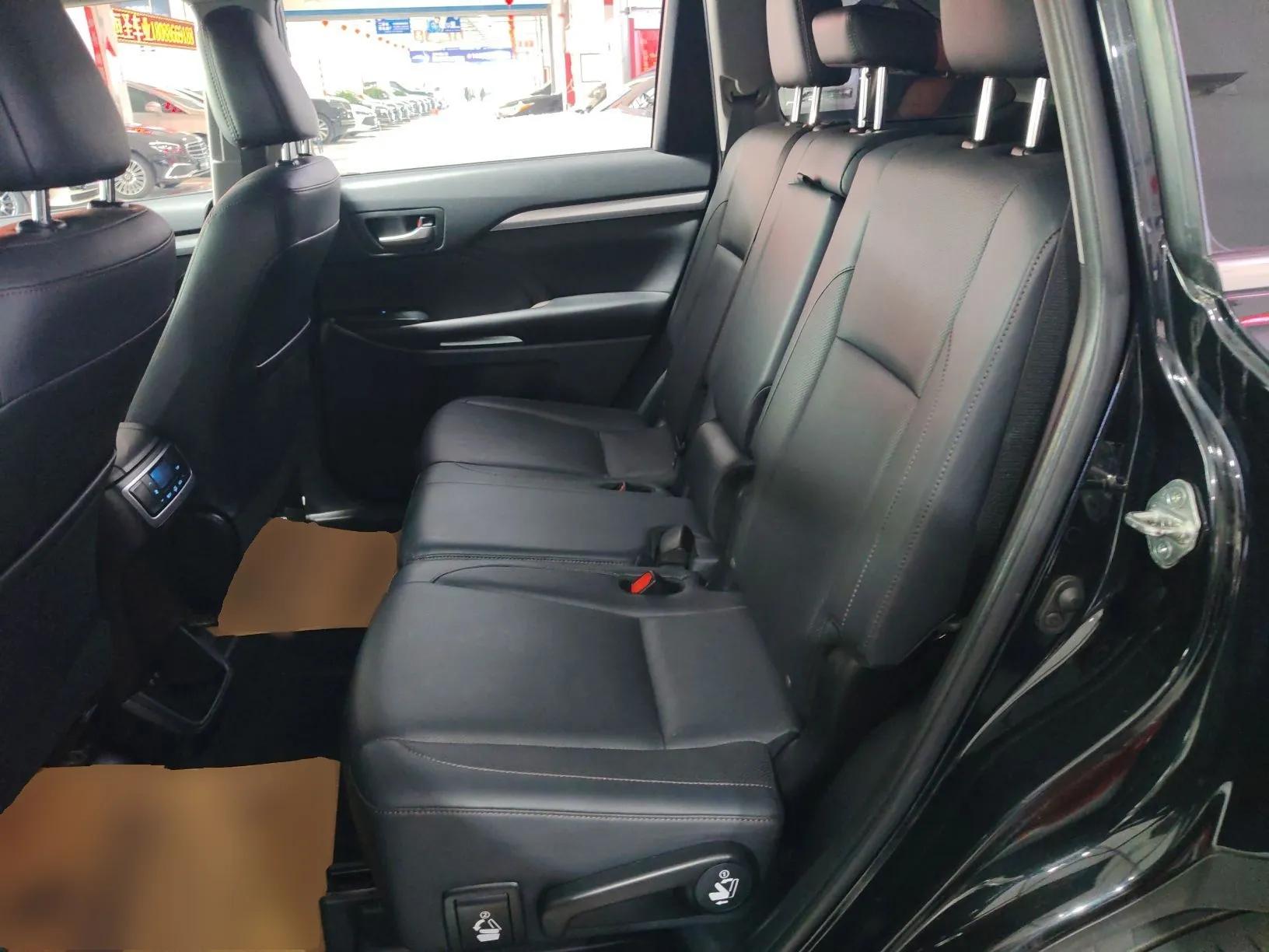 Toyota Highlander 2018 2.0T Four-Wheel Drive Luxury Version 7 Seats China VI Standard — миниатюра 20