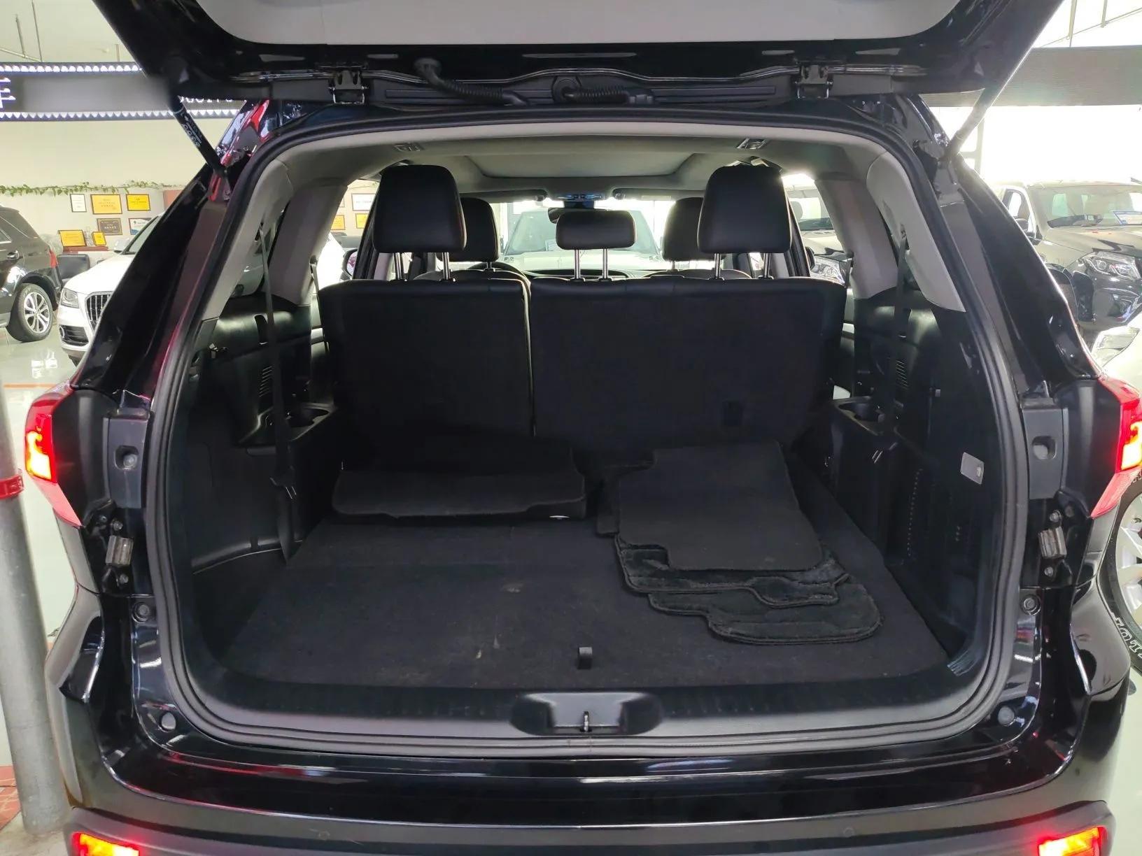 Toyota Highlander 2018 2.0T Four-Wheel Drive Luxury Version 7 Seats China VI Standard — миниатюра 22
