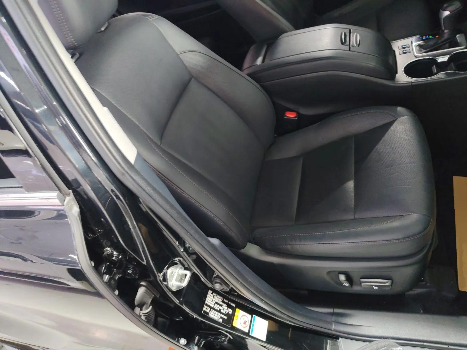 Toyota Highlander 2018 2.0T Four-Wheel Drive Luxury Version 7 Seats China VI Standard — миниатюра 23