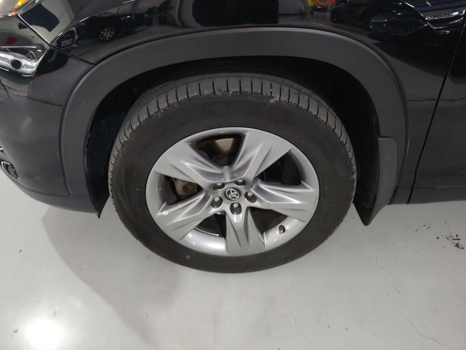 Toyota Highlander 2018 2.0T Four-Wheel Drive Luxury Version 7 Seats China VI Standard — миниатюра 8