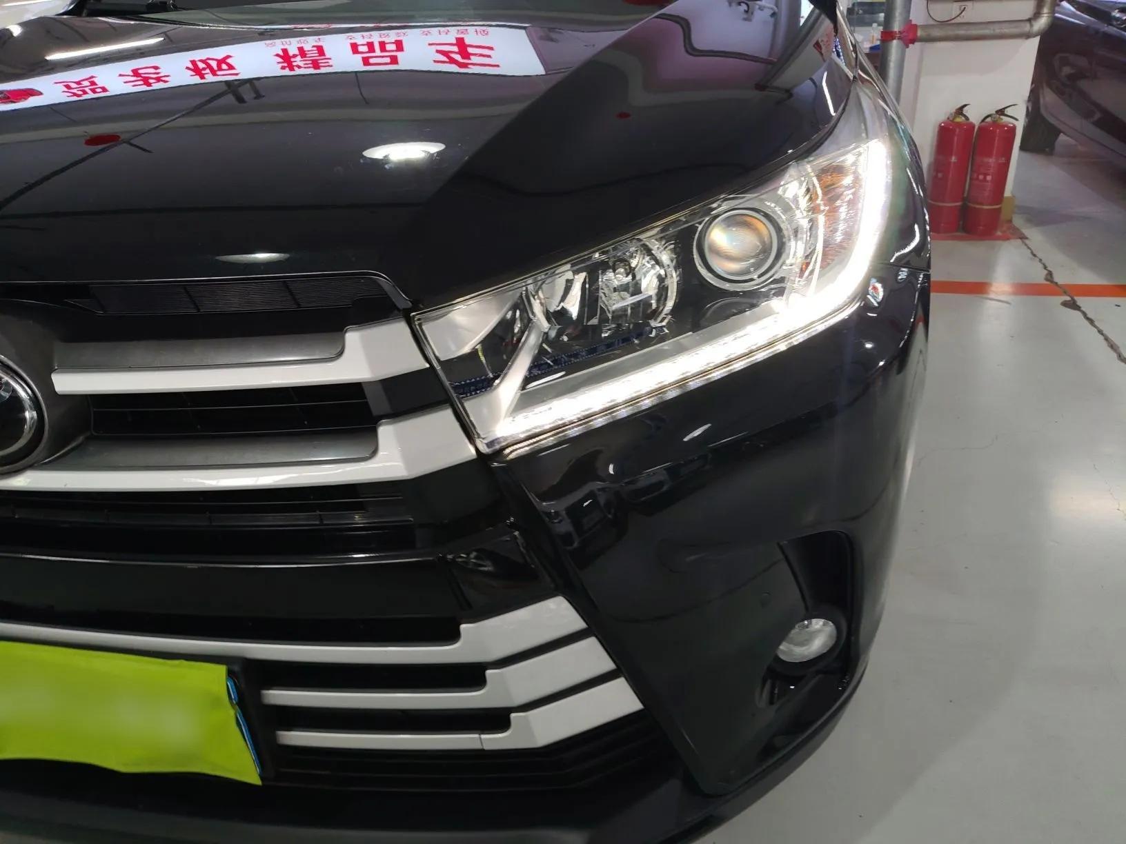 Toyota Highlander 2018 2.0T Four-Wheel Drive Luxury Version 7 Seats China VI Standard — миниатюра 9