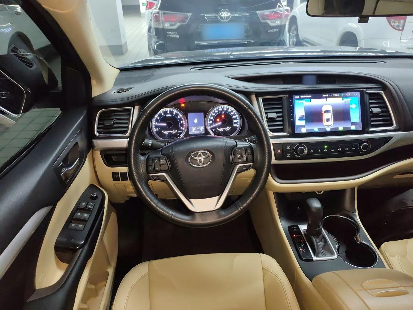 Toyota Highlander 2018 2.0T Four-Wheel Drive Elite Edition 7 Seats China VI Standard — миниатюра 14