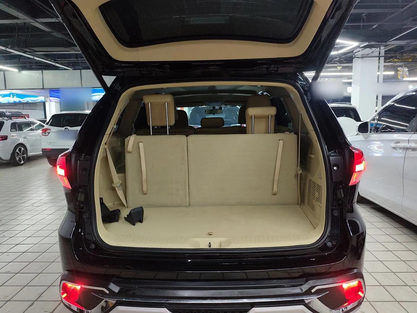 Toyota Highlander 2018 2.0T Four-Wheel Drive Elite Edition 7 Seats China VI Standard — миниатюра 22