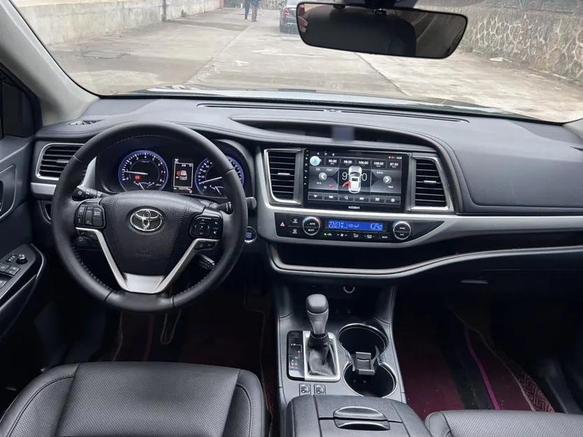 Toyota Highlander 2018 2.0T Four-Wheel Drive Luxury Edition 7 Seats China V Emission Standard — миниатюра 8