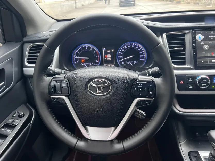 Toyota Highlander 2018 2.0T Four-Wheel Drive Luxury Edition 7 Seats China V Emission Standard — миниатюра 9