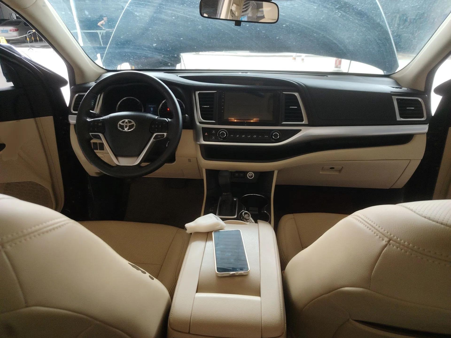 Toyota Highlander 2018 2.0T Two-Wheel Drive Elite Version 5 Seats China VI Standard — миниатюра 13