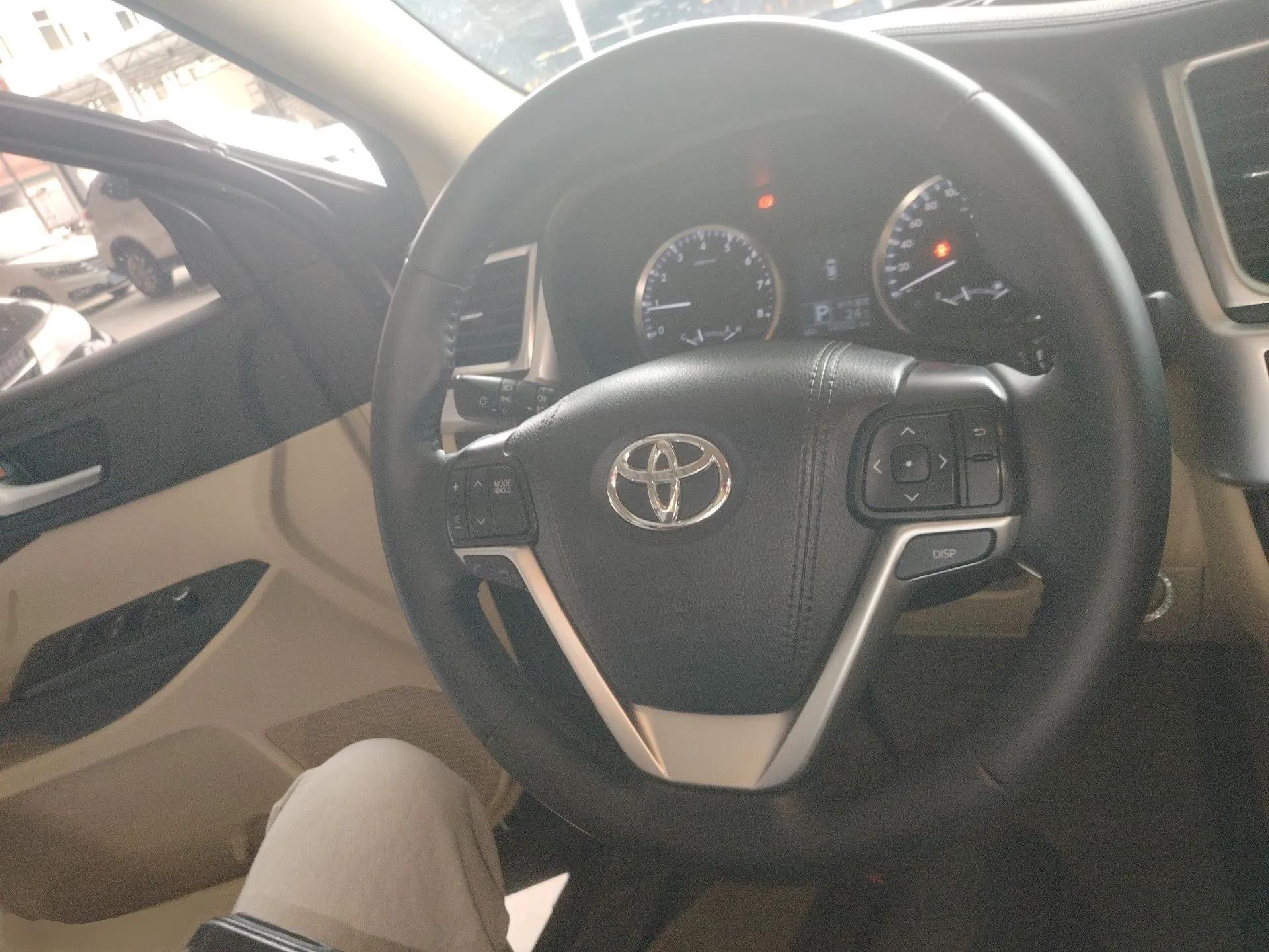 Toyota Highlander 2018 2.0T Two-Wheel Drive Elite Version 5 Seats China VI Standard — миниатюра 14