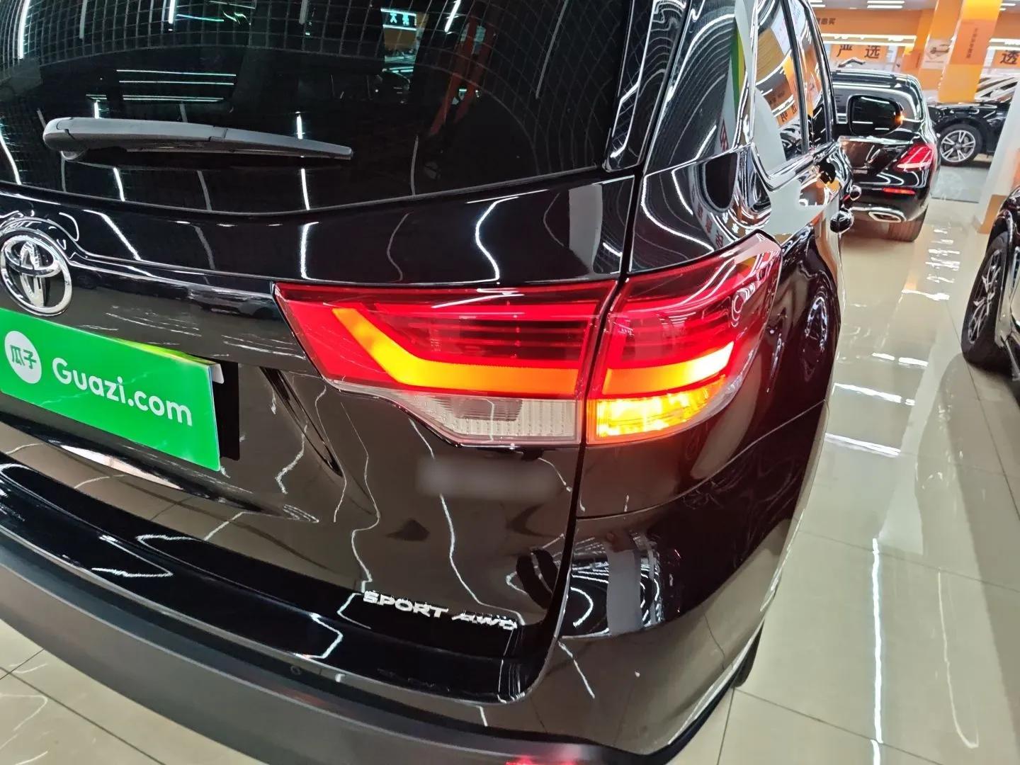 Toyota Highlander 2018 2.0T Four-Wheel Drive Luxury Version 7 Seats China VI Standard — миниатюра 8