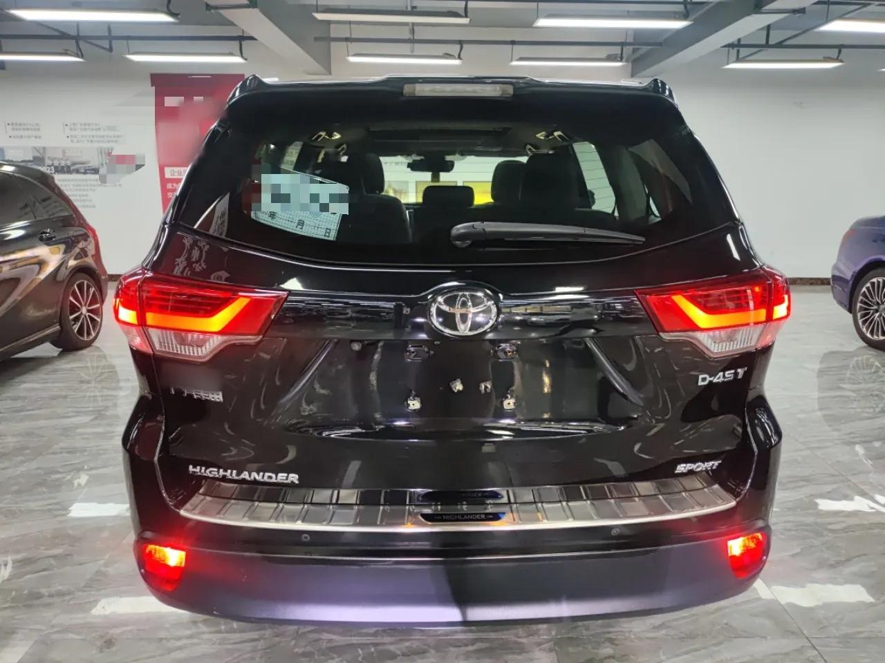 Toyota Highlander 2018 2.0T Two-Wheel Drive Luxury Edition 7 Seats China VI Standard — миниатюра 3