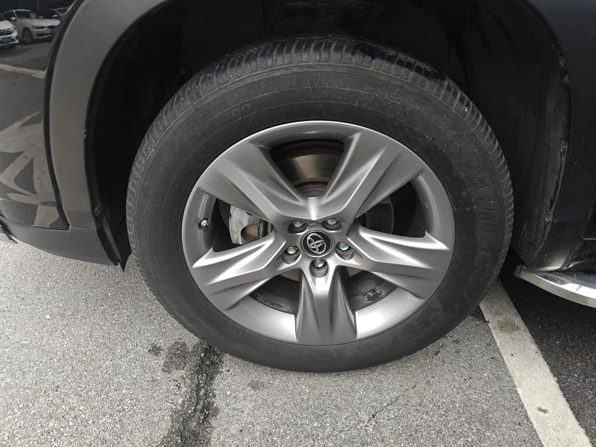 Toyota Highlander 2018 2.0T Four-Wheel Drive Luxury Edition 7 Seats China V Emission Standard — миниатюра 9