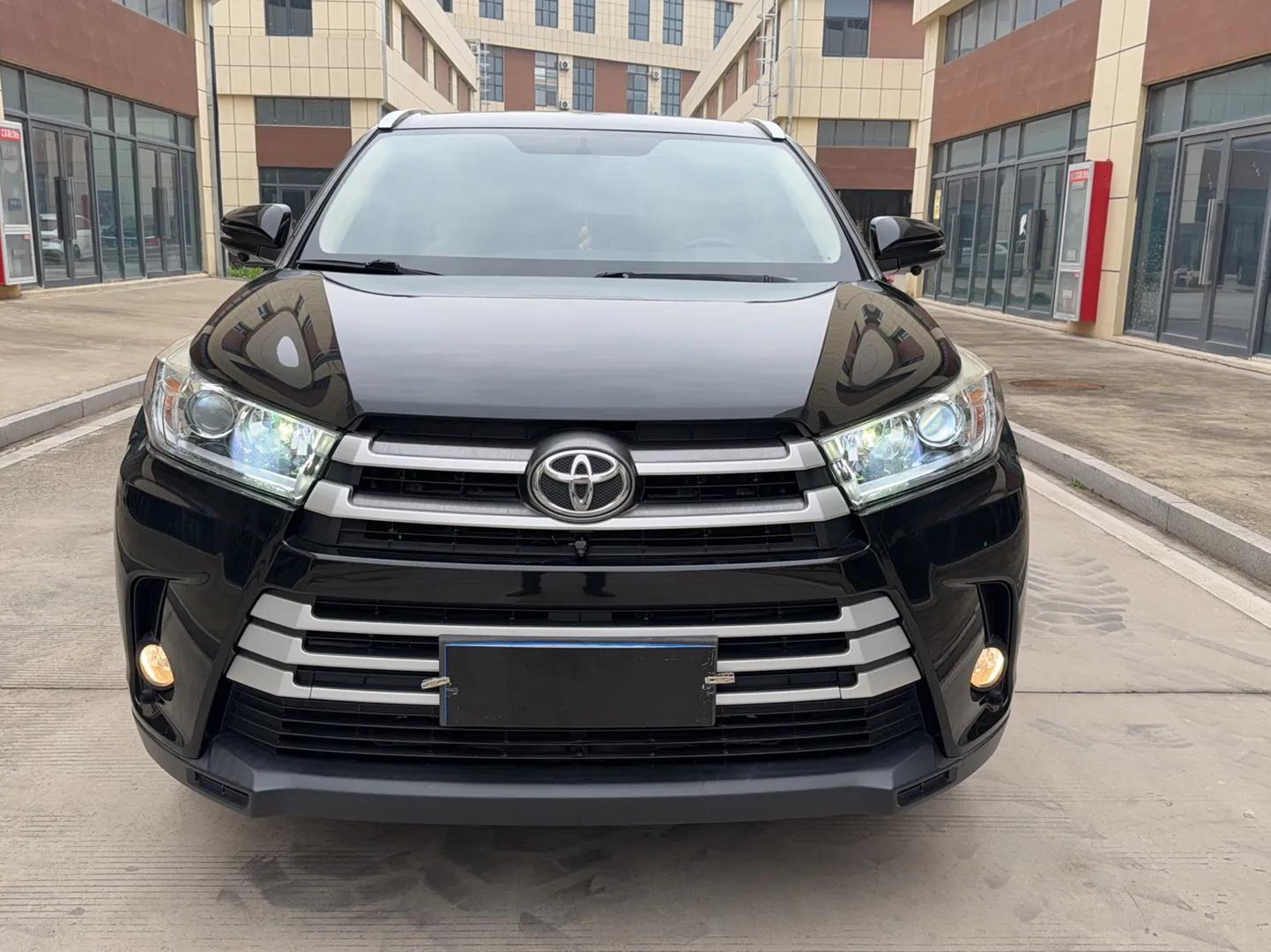 Toyota Highlander 2018 2.0T Two-Wheel Drive Elite Version 5 Seats China VI Standard — миниатюра 2