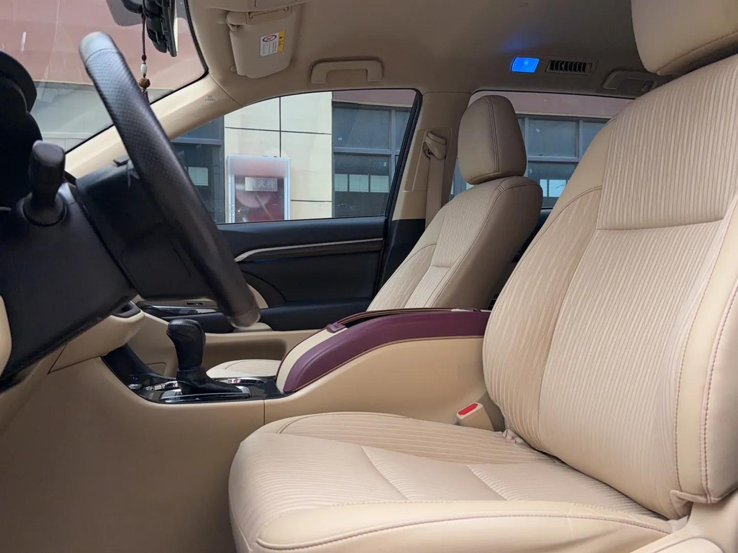 Toyota Highlander 2018 2.0T Two-Wheel Drive Elite Version 5 Seats China VI Standard — миниатюра 17